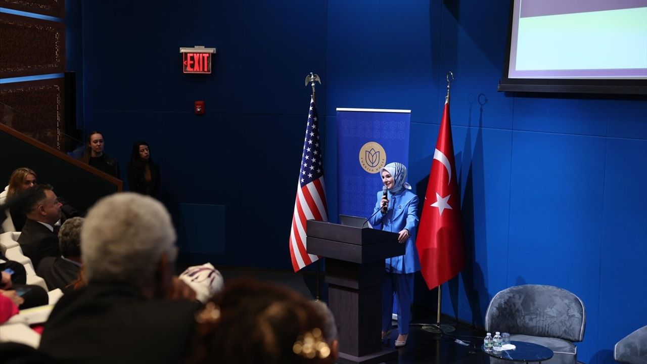 Bakan Göktaş, Kadınların Güçlenmesi ve Bağımlılıkla Mücadele Üzerine Konuştu