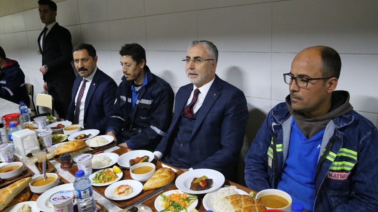 Bakan Işıkhan, Hatay'da İşçilerle İftar Sofrasında Buluştu