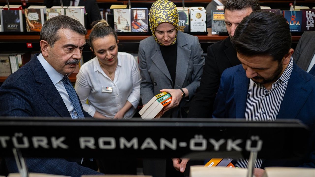 Bakan Tekin'den CHP'nin Boykot Açıklamasına Sert Yanıt