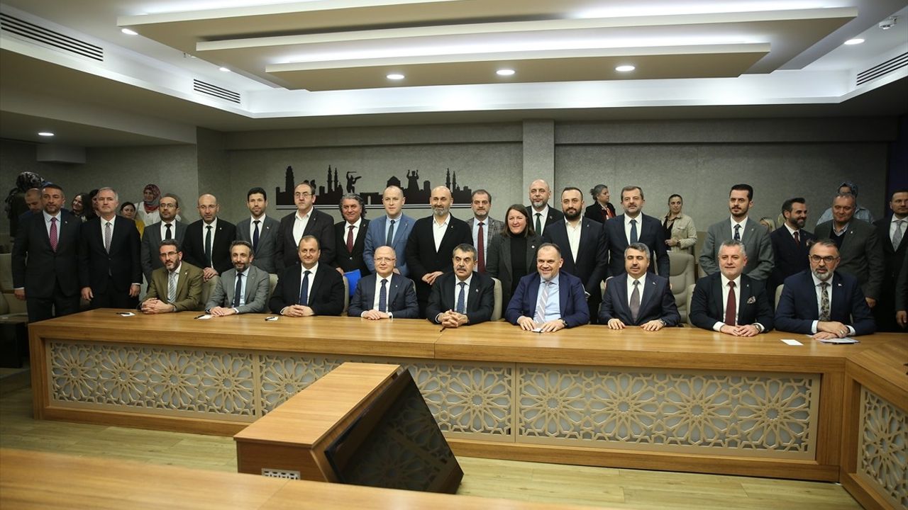 Bakan Tekin, Türkiye Yüzyılı Maarif Modeli ile OECD Birinciliğini Açıkladı