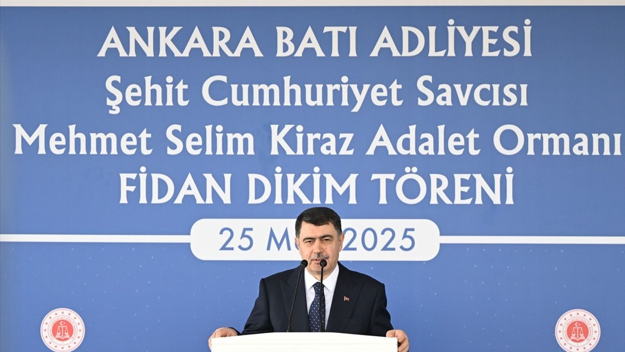 Bakan Tunç'tan Şiddetle İfade Özgürlüğü Mesajı: 'Şiddet Araç Olamaz'