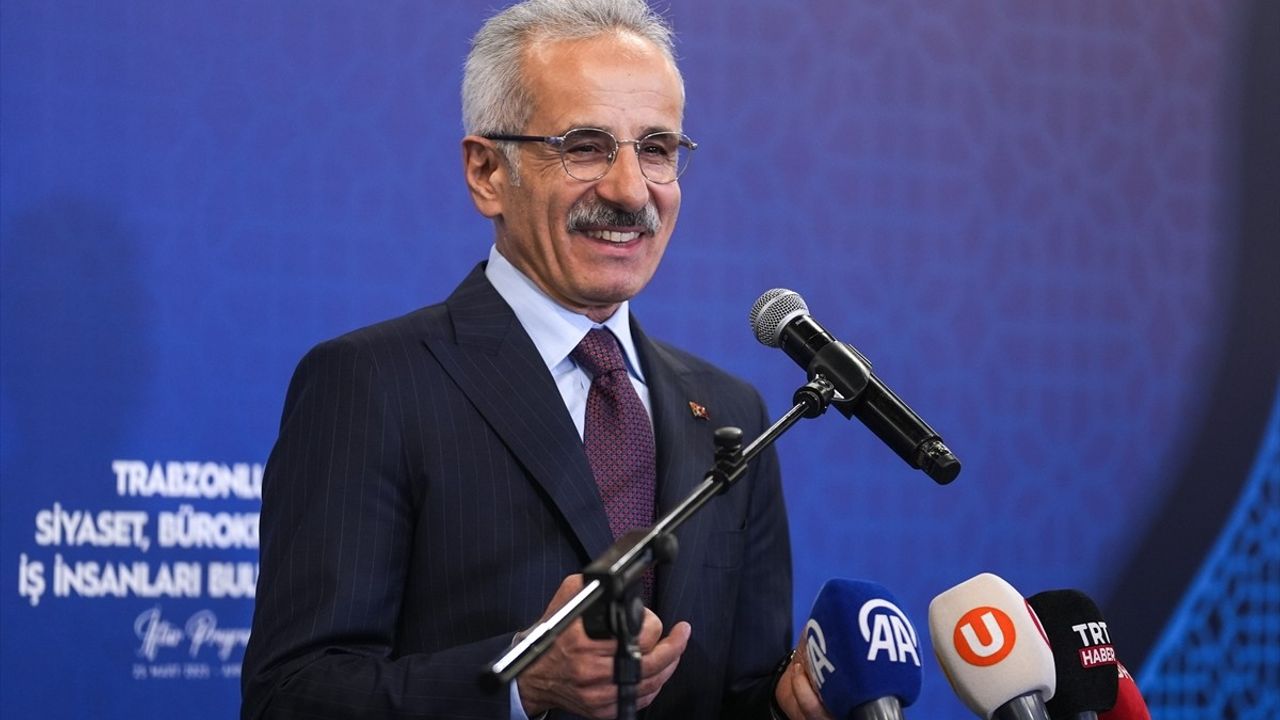 Bakan Uraloğlu İftarda Trabzon'un Altyapı Yatırımlarını Açıkladı