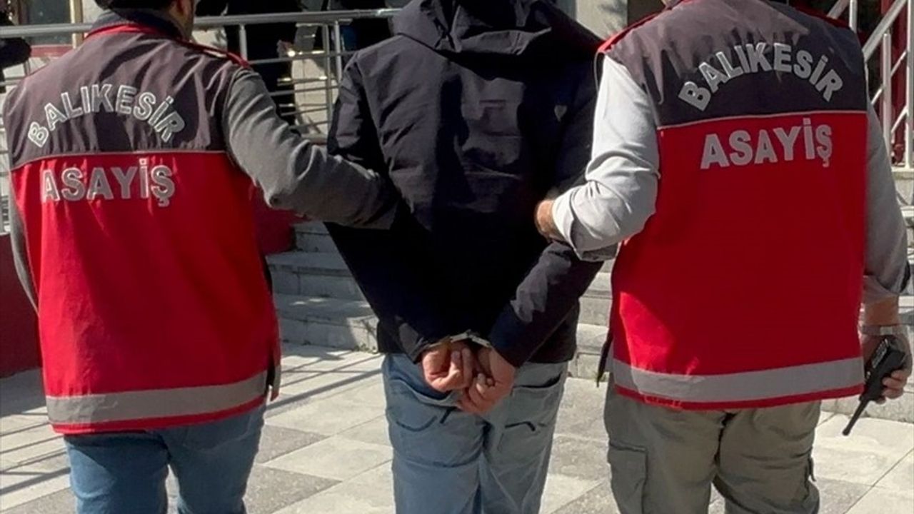 Balıkesir'de Parkta Bıçakla Cinayet: Zanlı İstanbul'da Ele Geçirildi