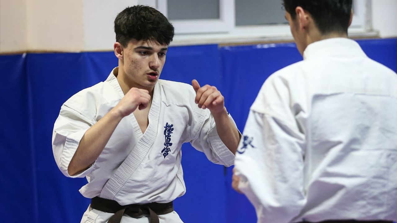 Balkan Şampiyonu Karateci Mert Tayfun, Avrupa'da Zirveye Oynamak İstiyor