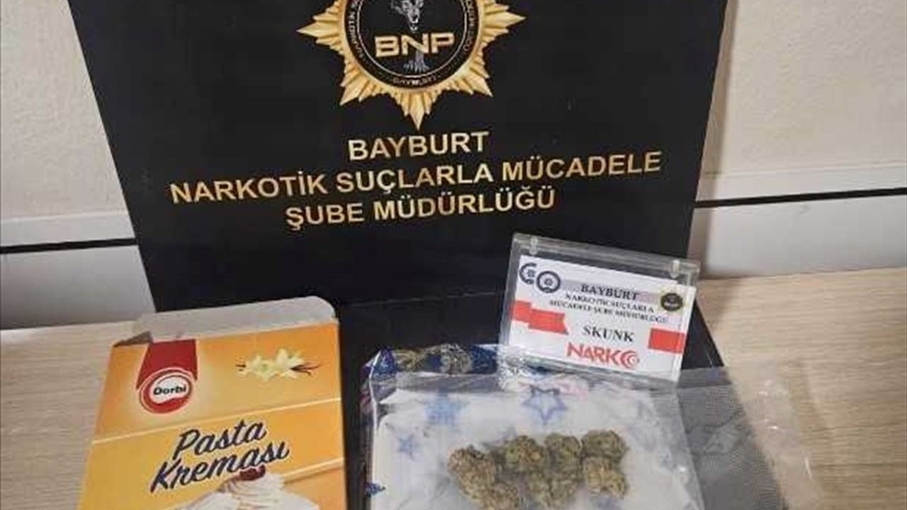 Bayburt'ta Kargo Paketinde Uyuşturucu Yakalandı
