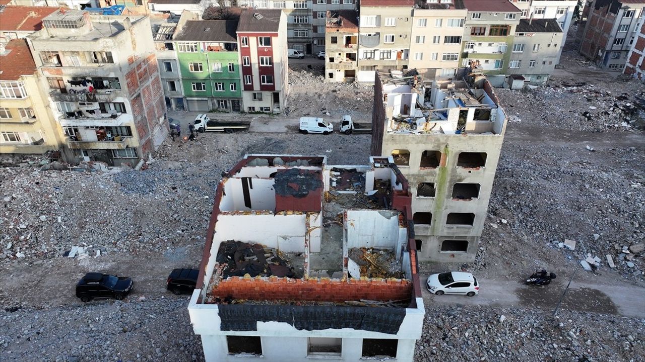 Bayrampaşa'da Kentsel Dönüşüm Çalışmaları Mahalle Sakinlerini Tedirgin Ediyor