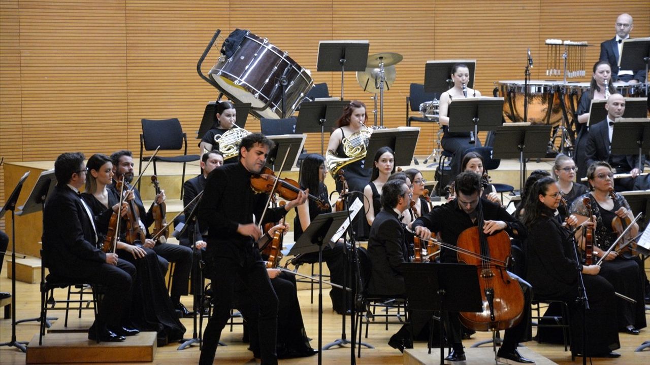 BBDSO'da Unutulmaz Konser: Elvin Hoca Ganiev, Cem Esen ve Poyraz Baltacıgil Aynı Sahnedeydi