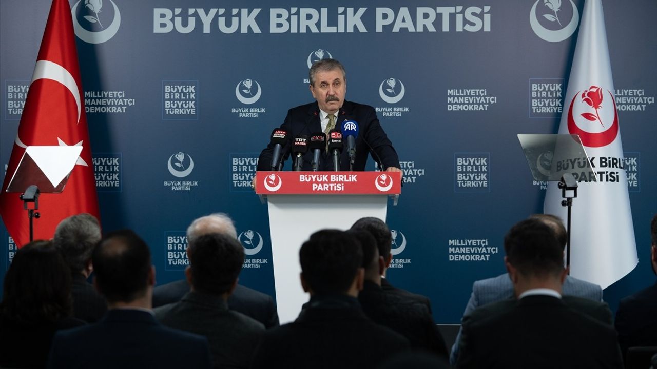 BBP Genel Başkanı Destici'den İmamoğlu Açıklamaları: Hukuka Saygı Vurgusu