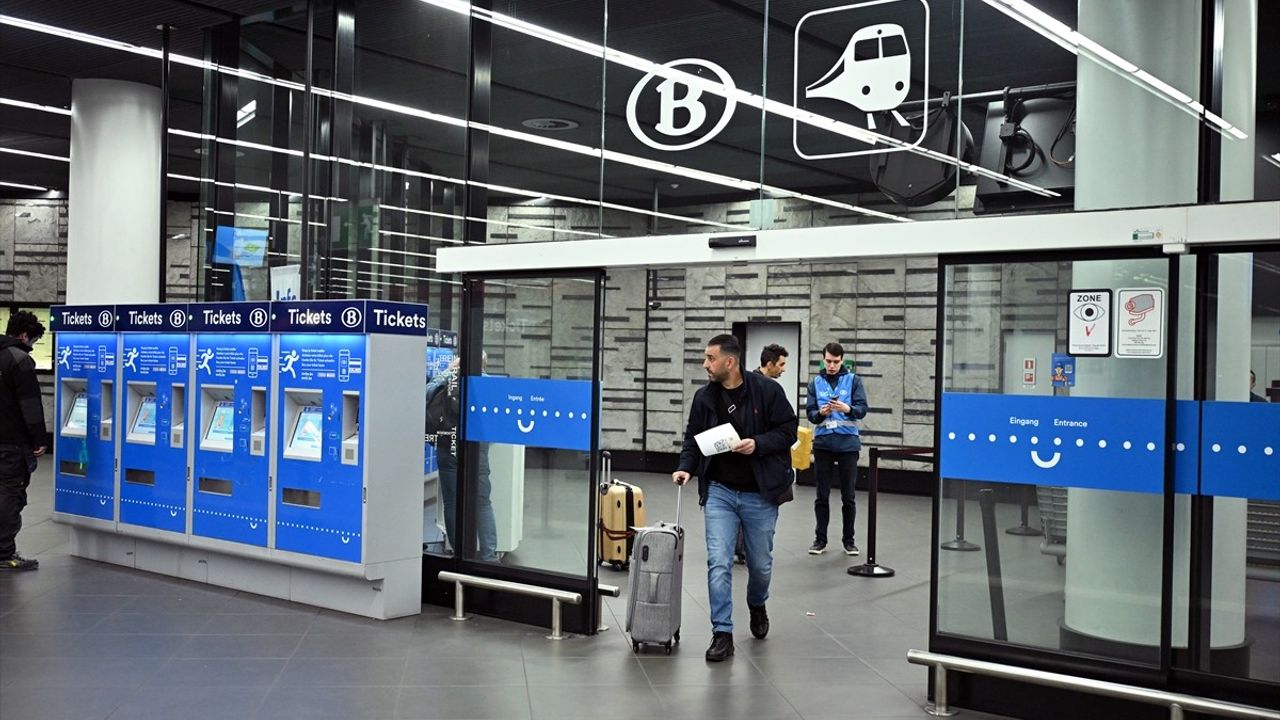 Belçika'da Grev: Kamu ve Özel Sektörde Hayat Durdu