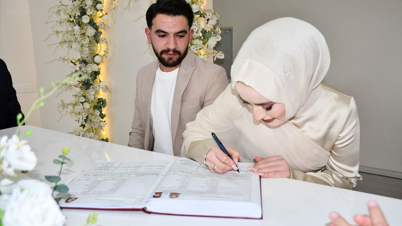 Bilecik'te Aile Yılı İçin İlk Evlilik Töreni Gerçekleşti