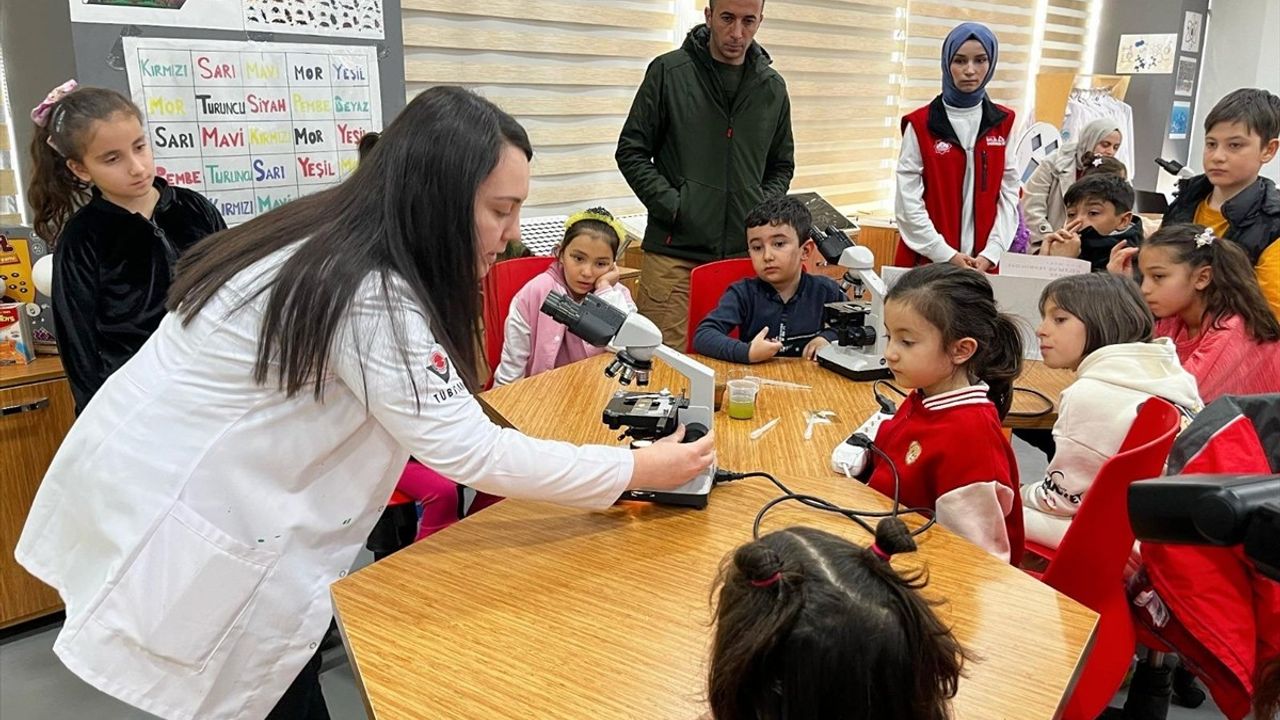 Bilim ve Teknoloji Haftası'nda 40 Bin Ziyaretçi Bilimle Buluştu