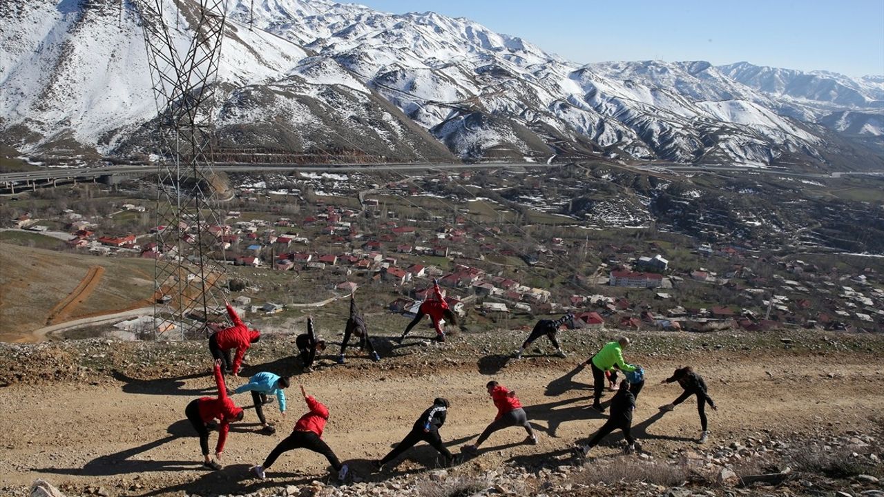 Bitlis'te 60 Yaşındaki Antrenör, Gelecek Şampiyonları Yetiştiriyor