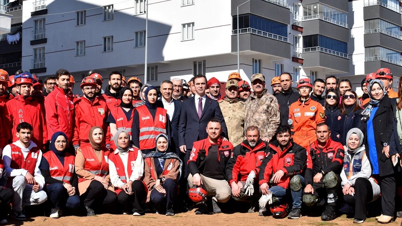 Bitlis'te Deprem Tatbikatı: Ekipler Hazırlıklar İçin Sahada