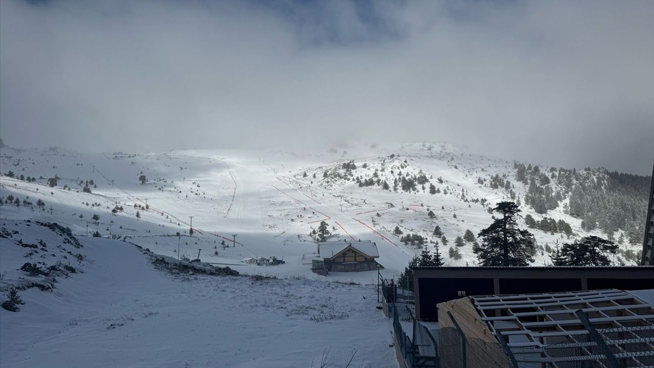 Bolu'nun Zirvelerinde Kar Yağışı: 5 Santimetreyi Geçti