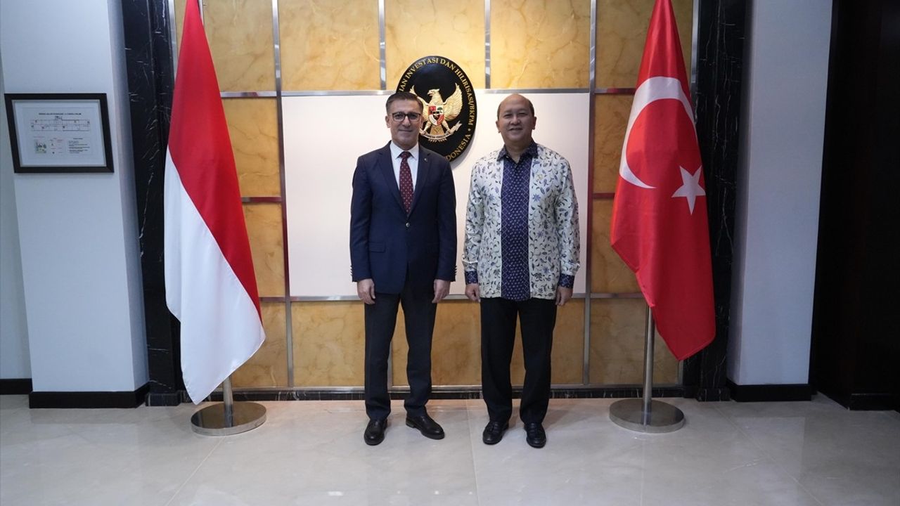 Cakarta'da Türkiye ve Endonezya Yatırım Fırsatlarını Görüştü