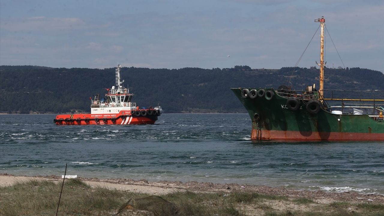 Çanakkale Boğazı'nda Türk Tankeri Karaya Oturdu