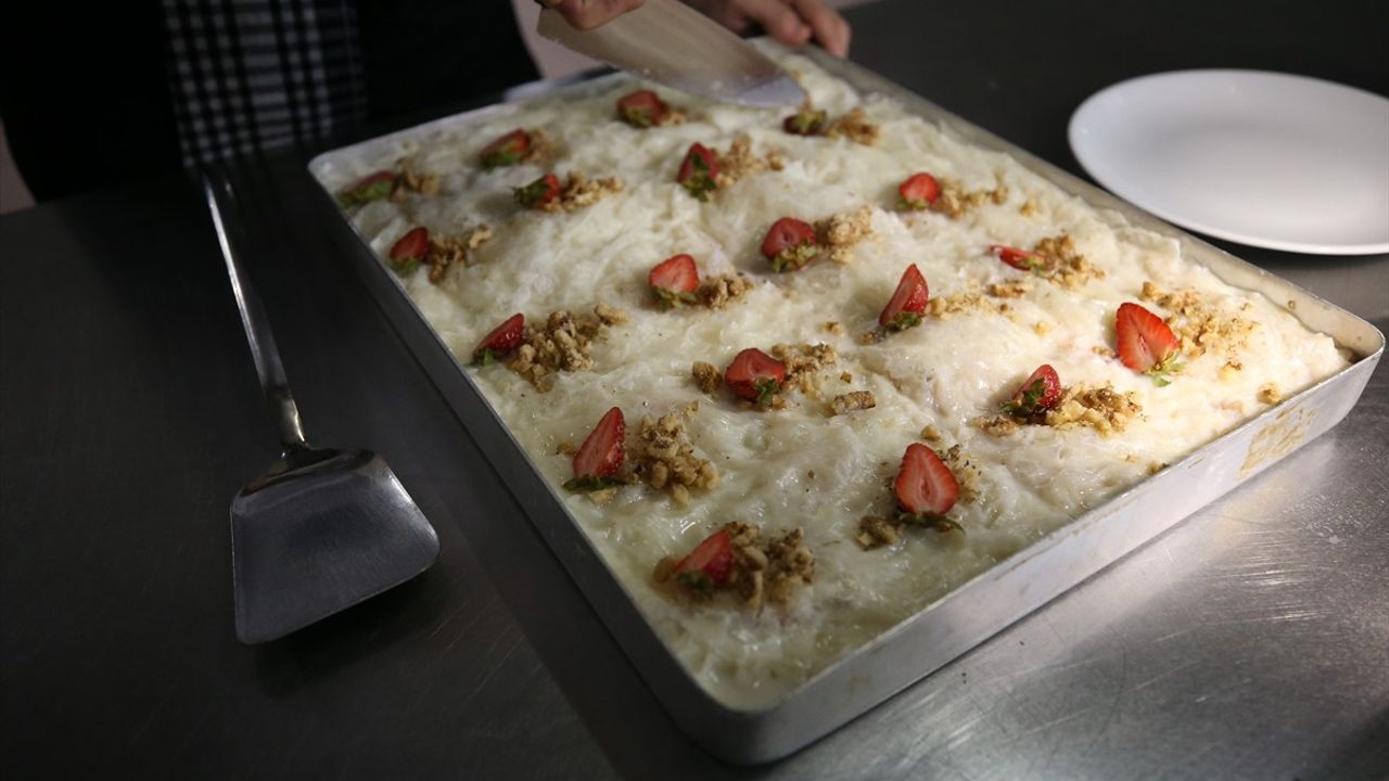 Çanakkale'de Güllaç Sanatı: Geleneksel Tatlı Modernize Ediliyor