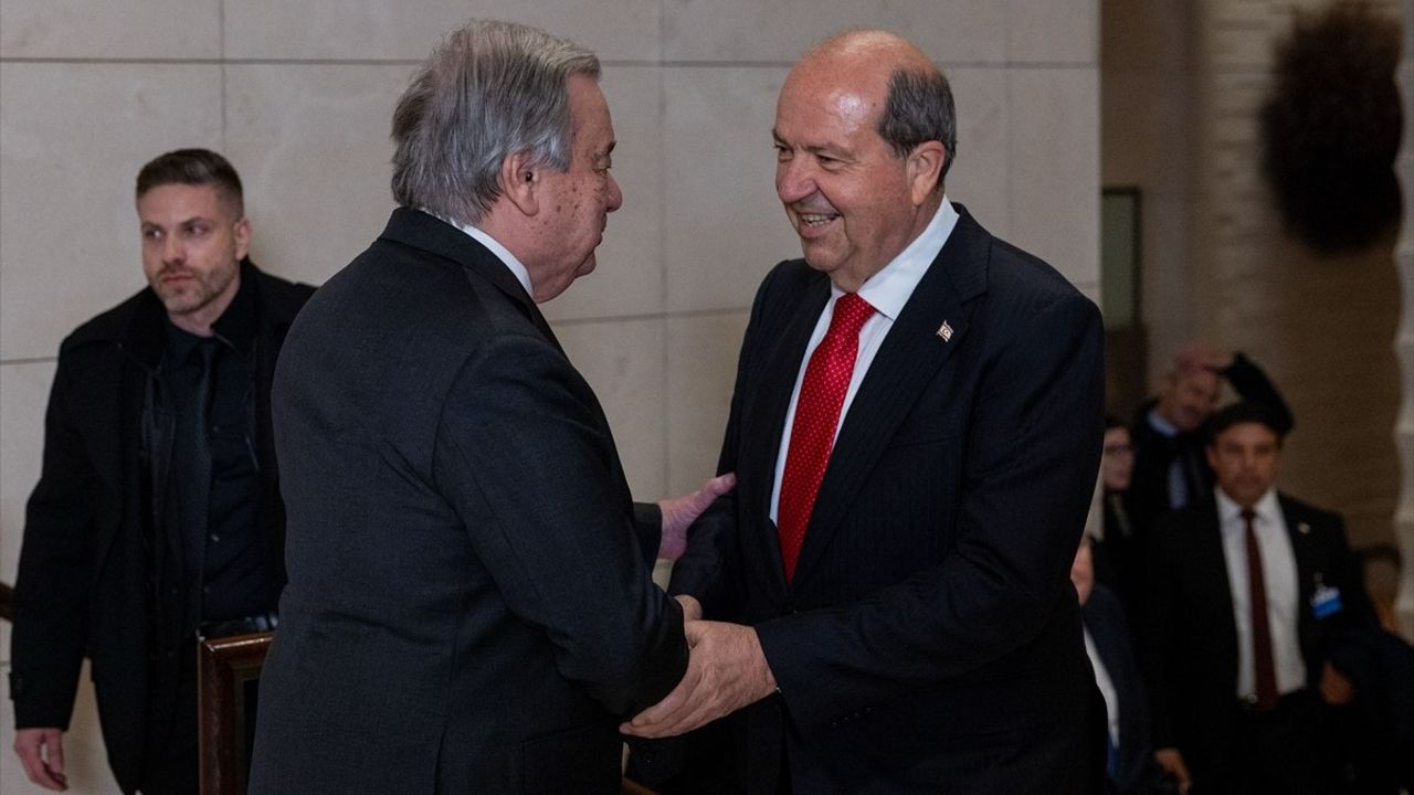 Cenevre'deki Gayriresmi Kıbrıs Toplantısı Başladı