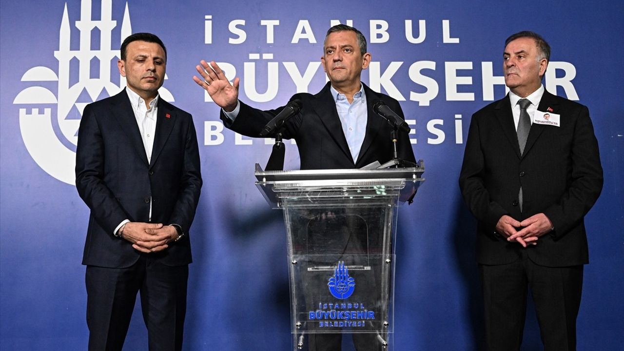 CHP Genel Başkanı Özel, Tarihi İmza Kampanyasını Duyurdu