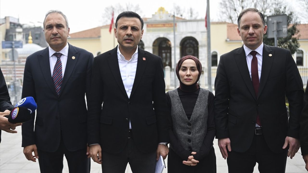 CHP Heyeti, İstanbul Valisi Gül ile Görüştü