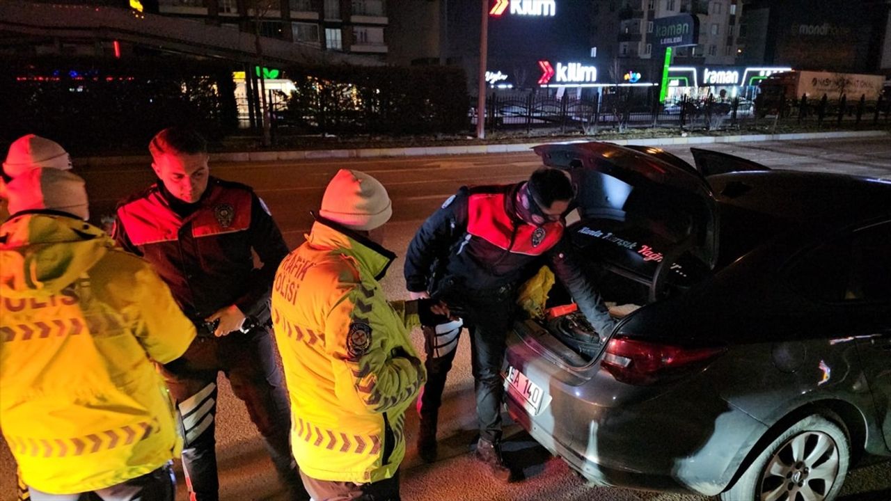 Çorum'da Polisten Kaçan İki Şüpheli Yakalandı