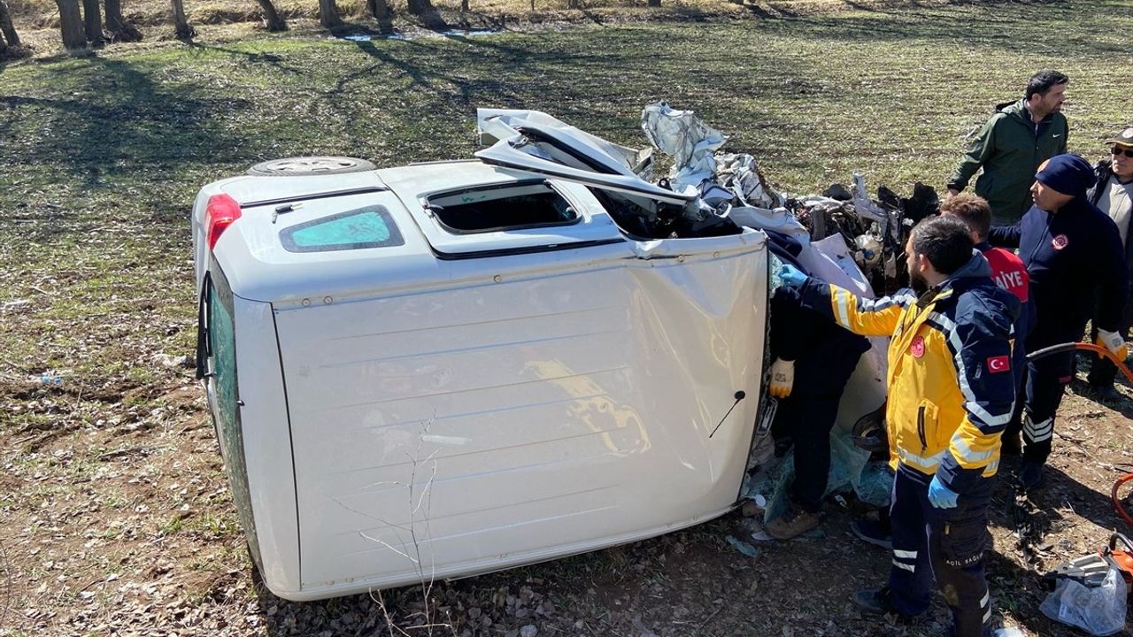 Çorum'da Trafik Kazası: 1 Ölü, 5 Yaralı