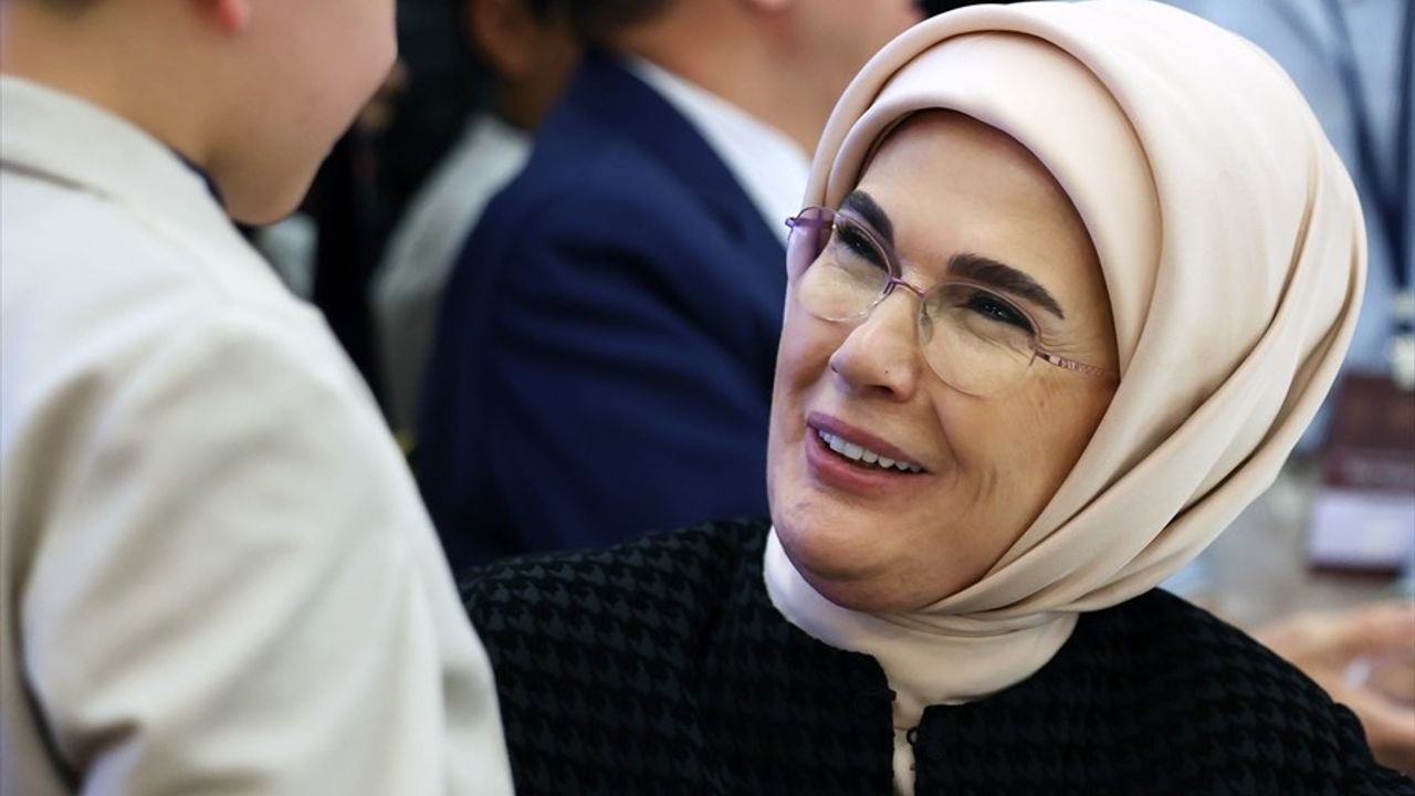 Cumhurbaşkanı Erdoğan, İftar Programında Devlet Himayesindeki Çocuklarla Bir Araya Geldi