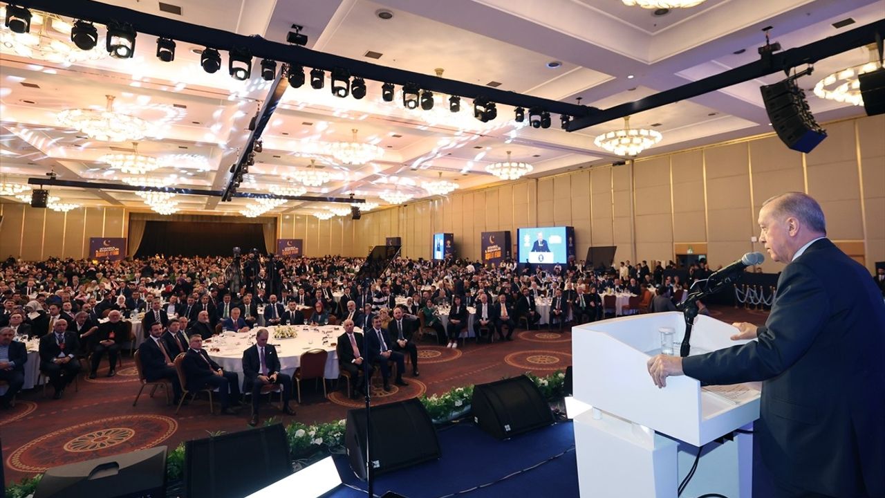 Cumhurbaşkanı Erdoğan: Yüz Binlerce Genç Hakkının Yendiği Diploma Sahtekarlığına Dikkat Çekti