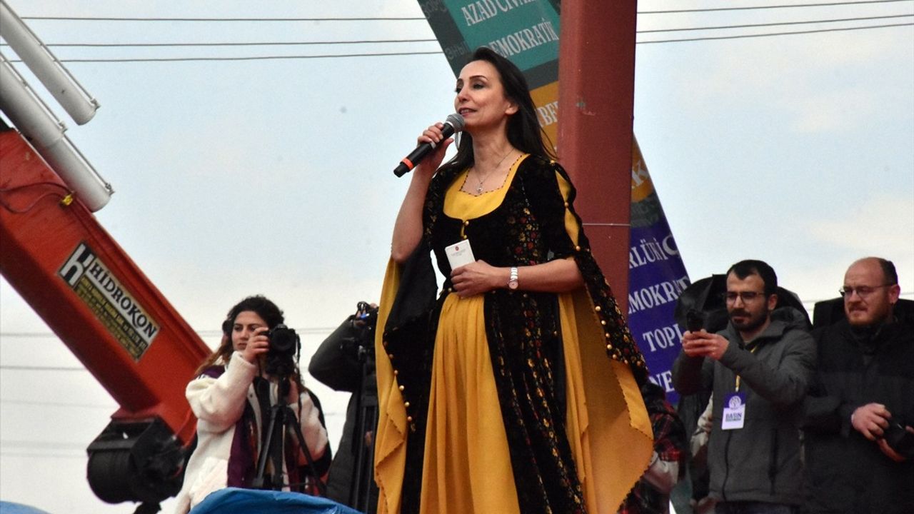 DEM Parti Eş Genel Başkanları Nevruz Kutlamalarında Barış Mesajı Verdi