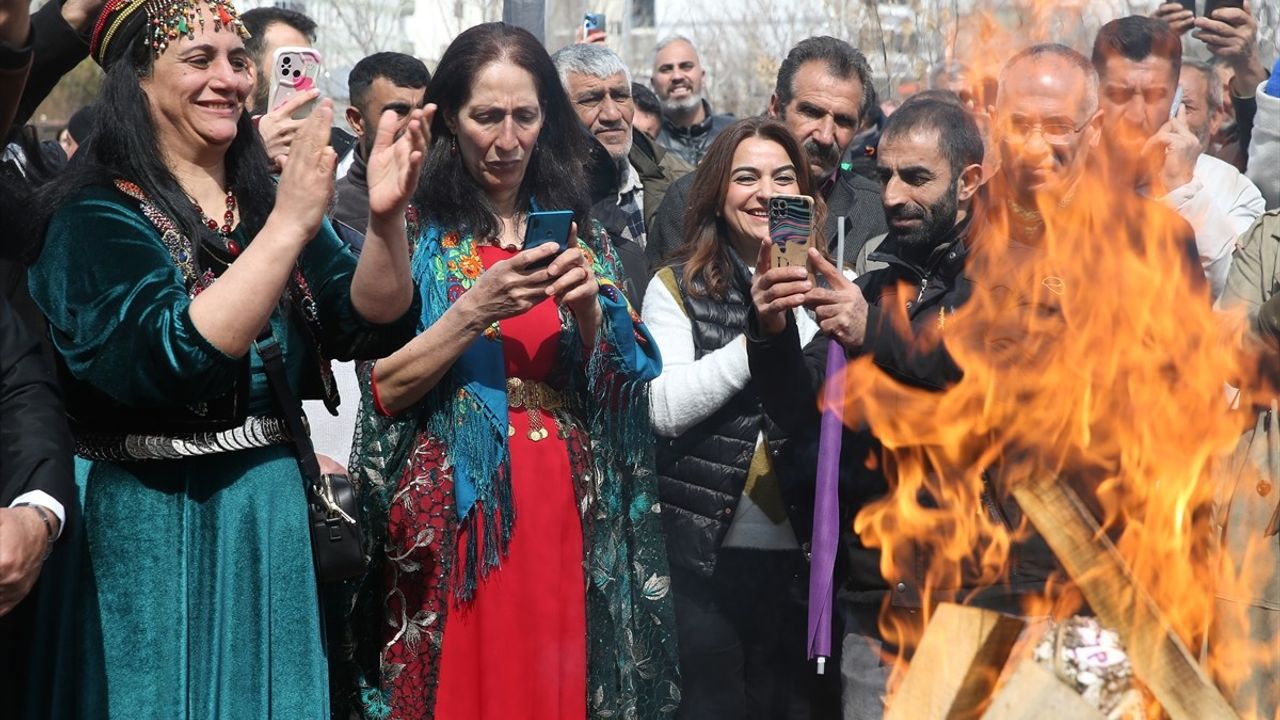 DEM Parti'nin Nevruz Kutlamasında Barış Vurgusu