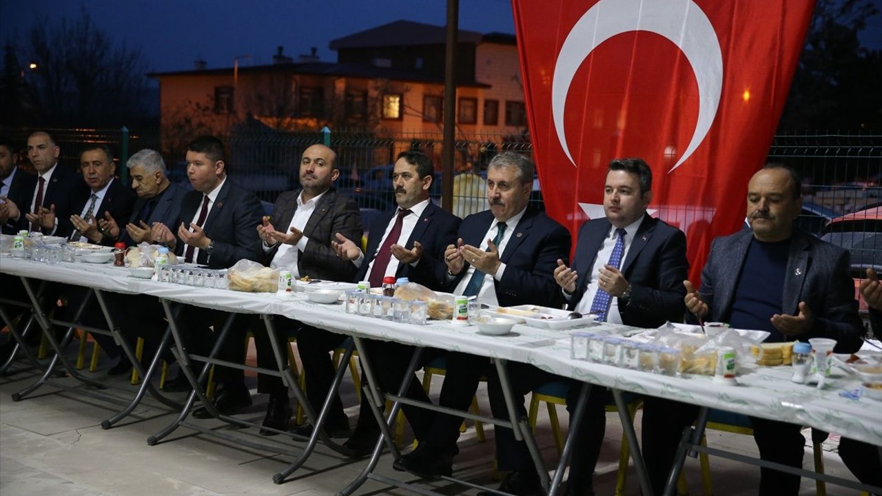 Destici: ‘Hukuka Saygı Duymalıyız’