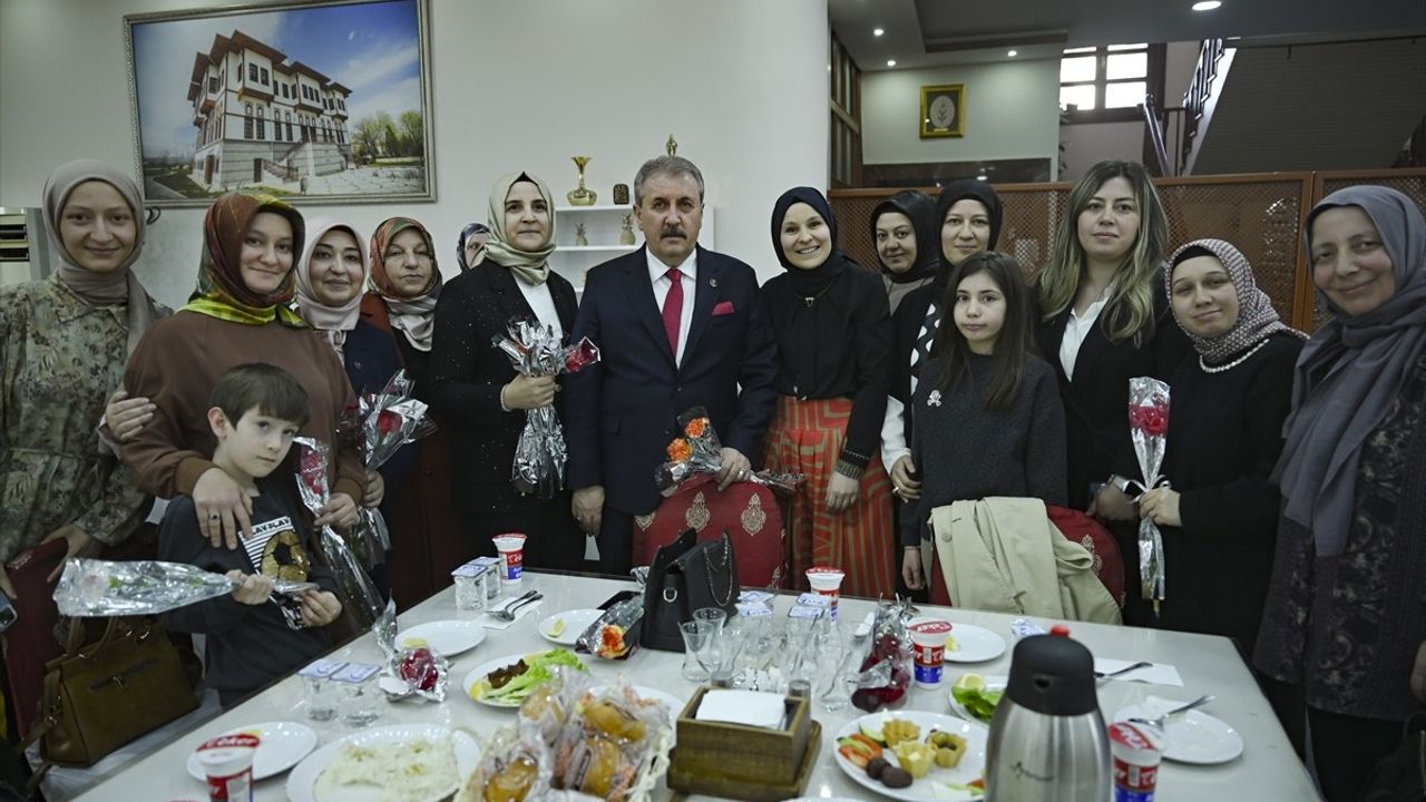 Destici: Kadınlara Ayrımcılık Engellenmeli