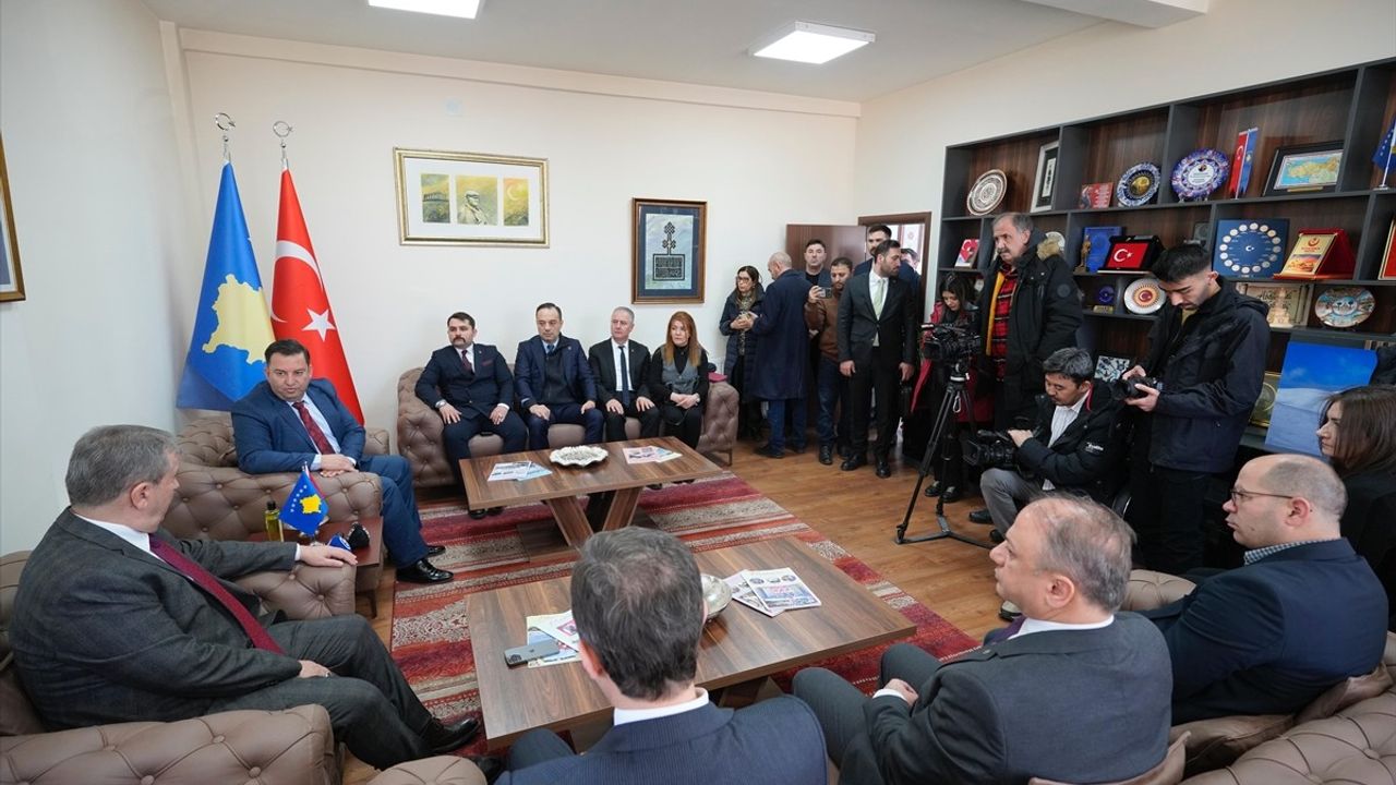 Destici: Kosova'daki Türklere Kesinlikle Vatandaşlık Verilmeli