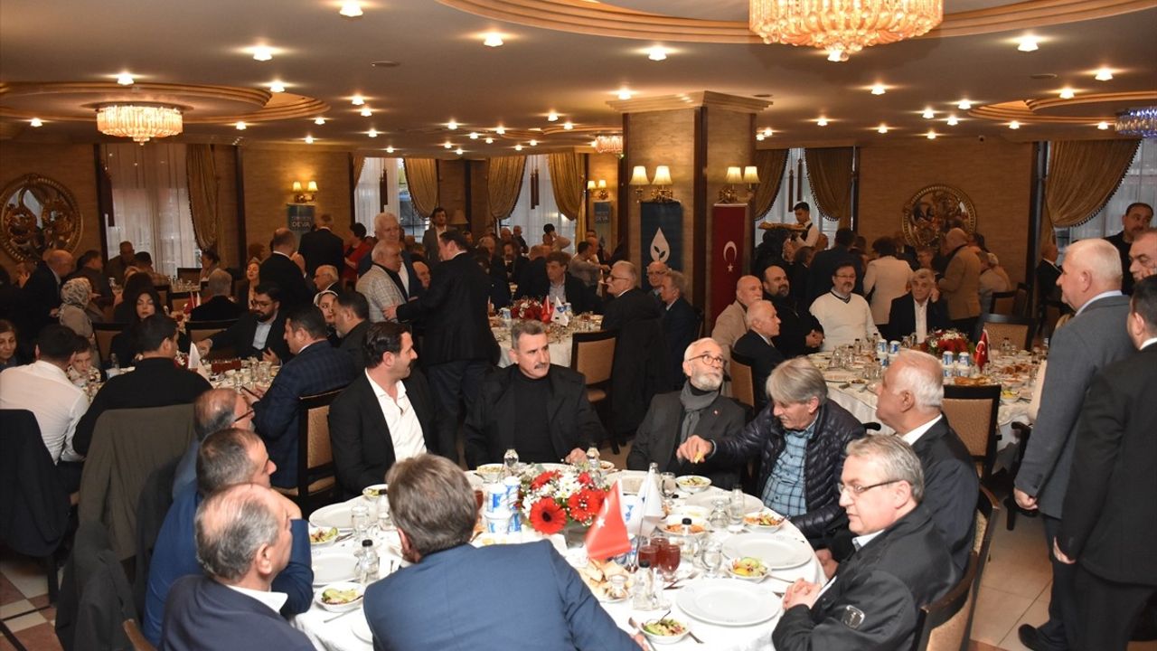 DEVA Partisi Genel Başkanı Ali Babacan Sakarya'da Basın Toplantısı Düzenledi