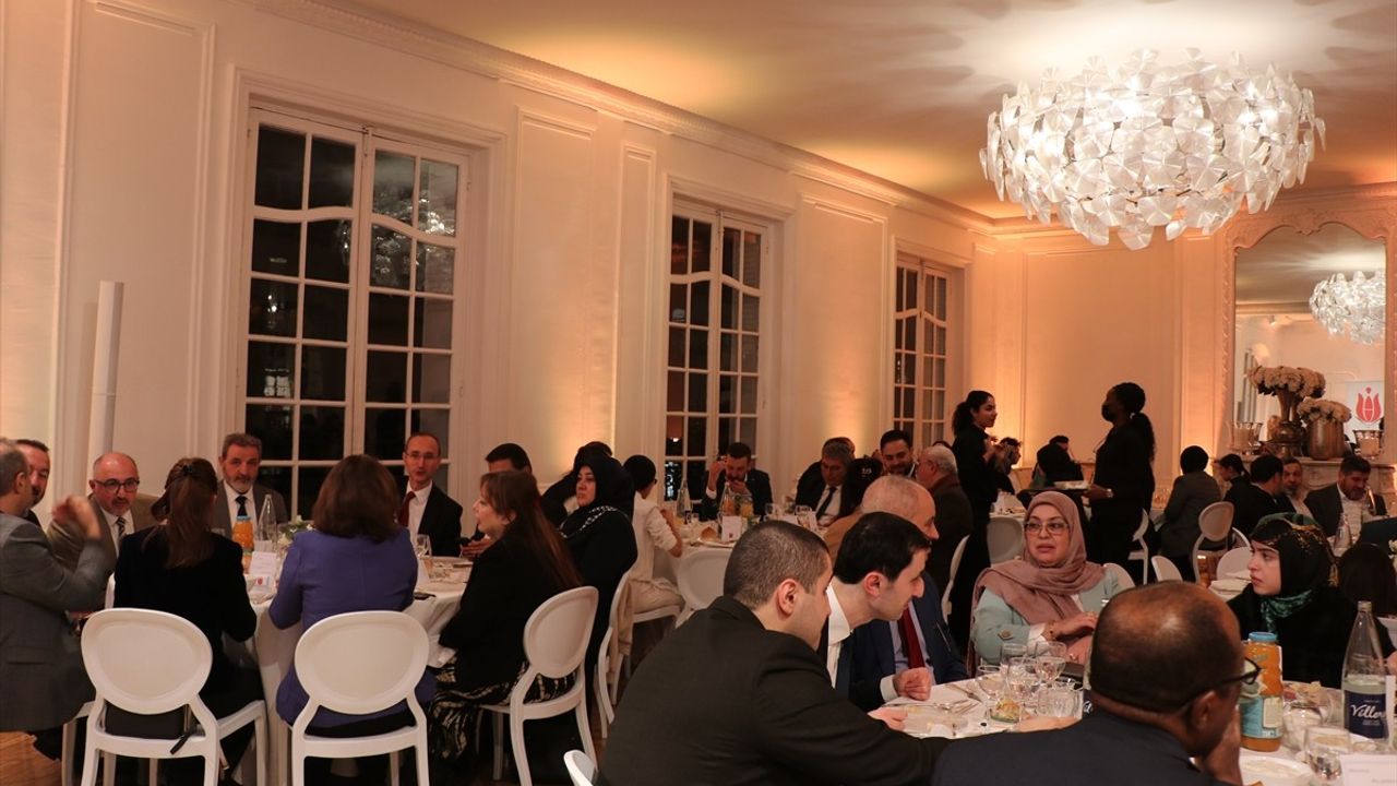 DİTİB Fransa Geleneksel İftar Programını Paris'te Düzenledi