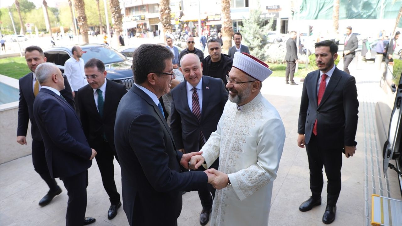 Diyanet İşleri Başkanı Ali Erbaş, Denizli Valiliğini Ziyaret Etti