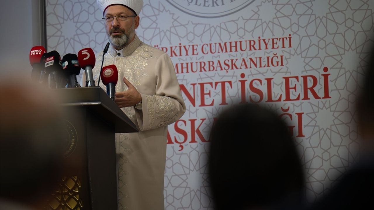 Diyanet İşleri Başkanı Erbaş, Basın Temsilcileriyle İftarda Buluştu