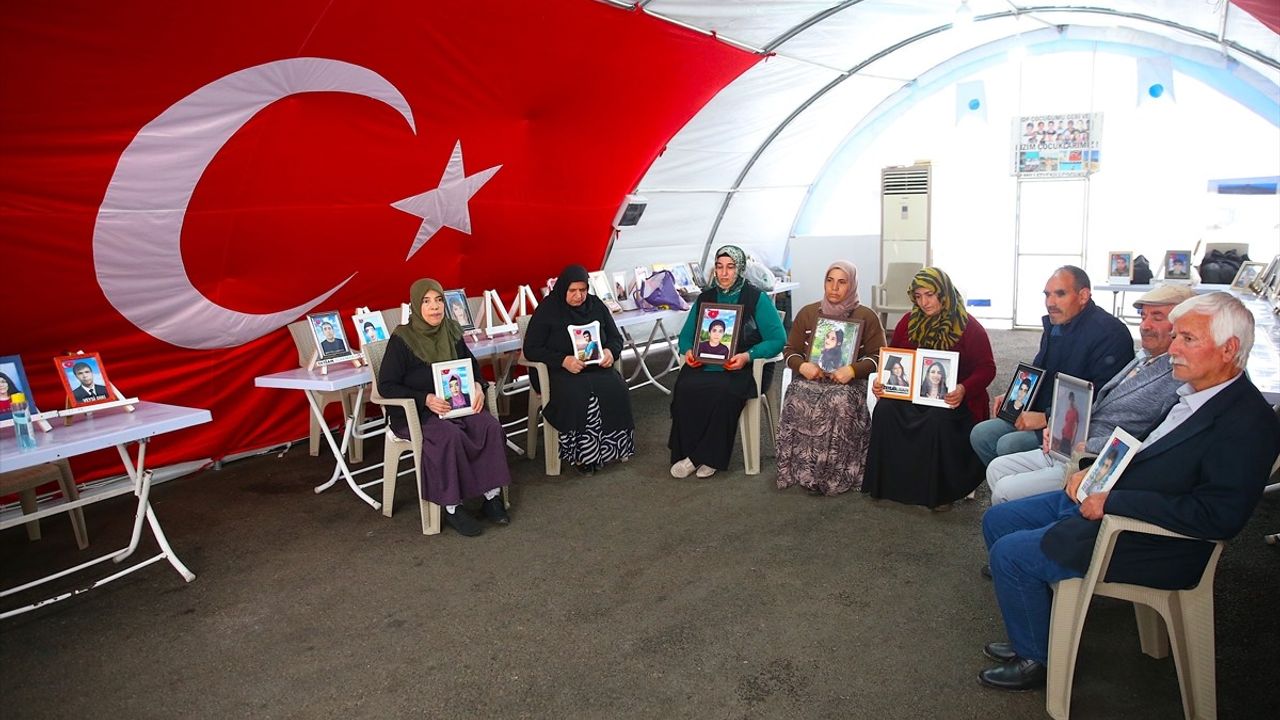 Diyarbakır Anneleri Ramazan Bayramı'nda Evlatlarına Kavuşmayı Umuyor