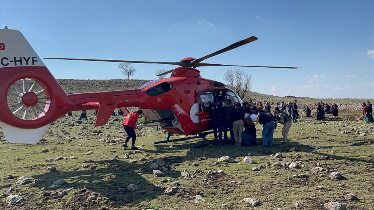 Diyarbakır'da Silahlı Yaralı, Ambulans Helikopterle Hastaneye Ulaştırıldı