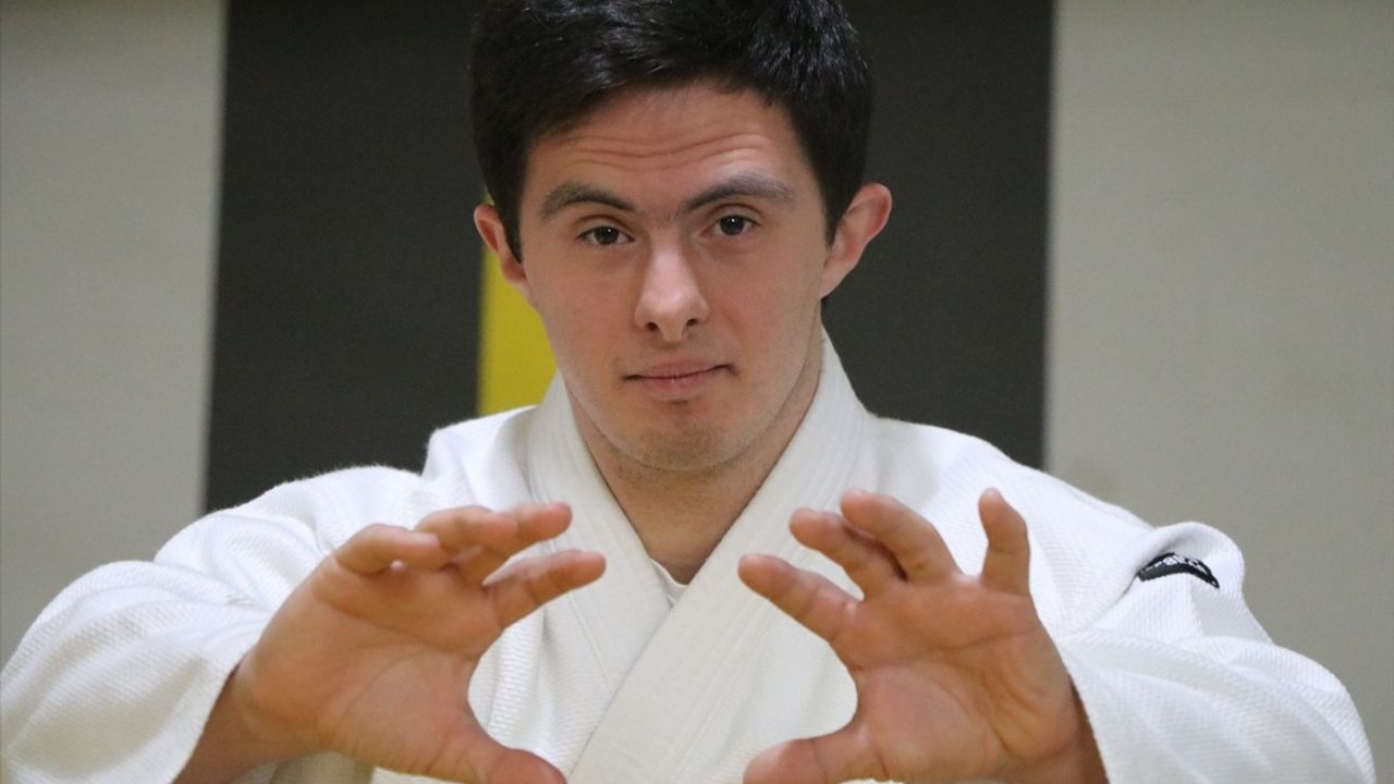 Down Sendromlu Judocu Ömer Faruk'un Hedefi: Milli Formayı Giymek