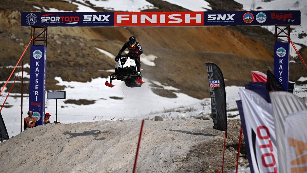 Dünya Kar Motosikleti Şampiyonası'nda Sıralama Yarışları Tamamlandı