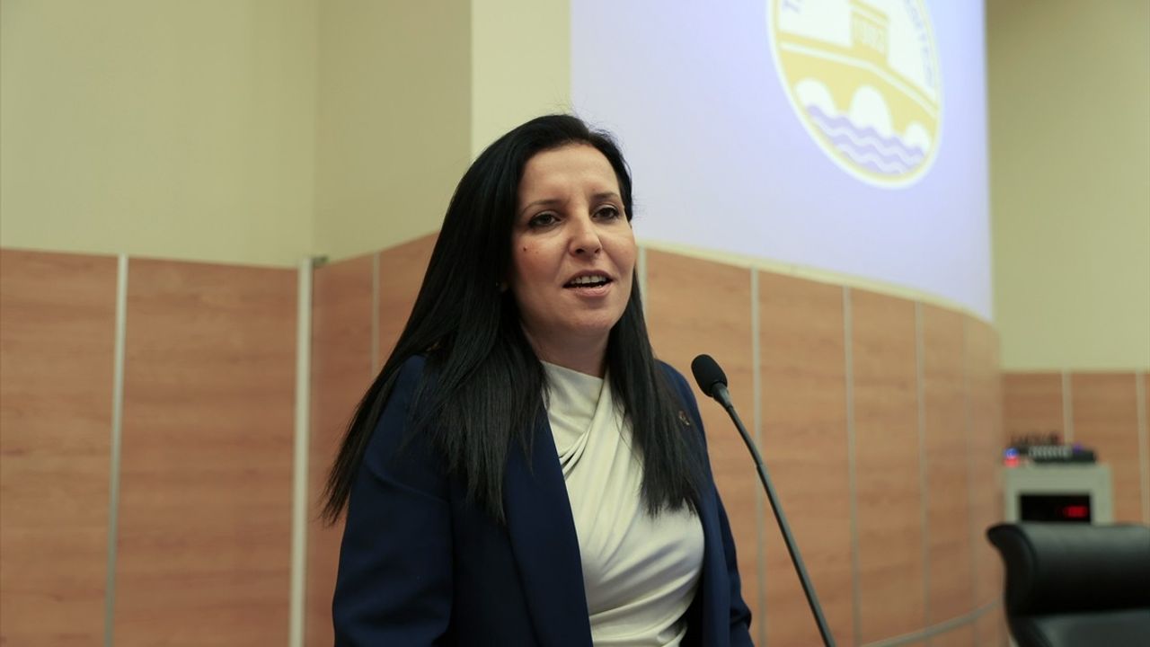 Edirne'de 'İlham Veren Kadınlar ve Başarı Hikayeleri' Paneli Gerçekleşti