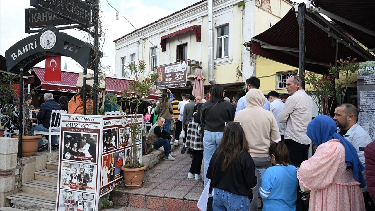 Edirne'de Ramazan Bayramı Yoğunluğu: Tarih ve Lezzet Buluşması