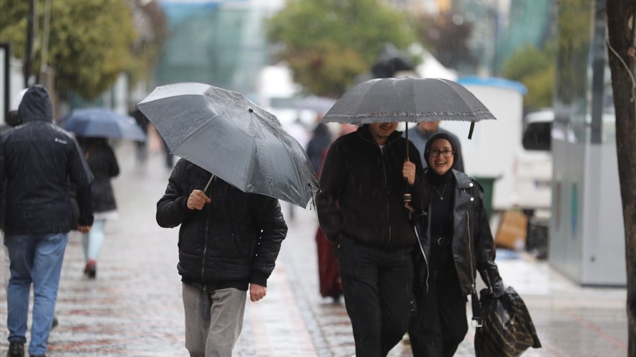 Edirne'de Sağanak Yerel Hayatı Olumsuz Etkiledi