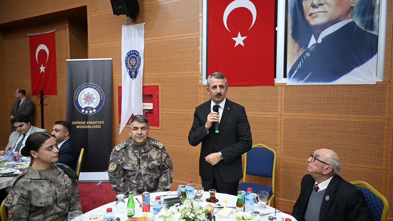Edirne Emniyet Müdürlüğü'nde İftar Programı Yapıldı