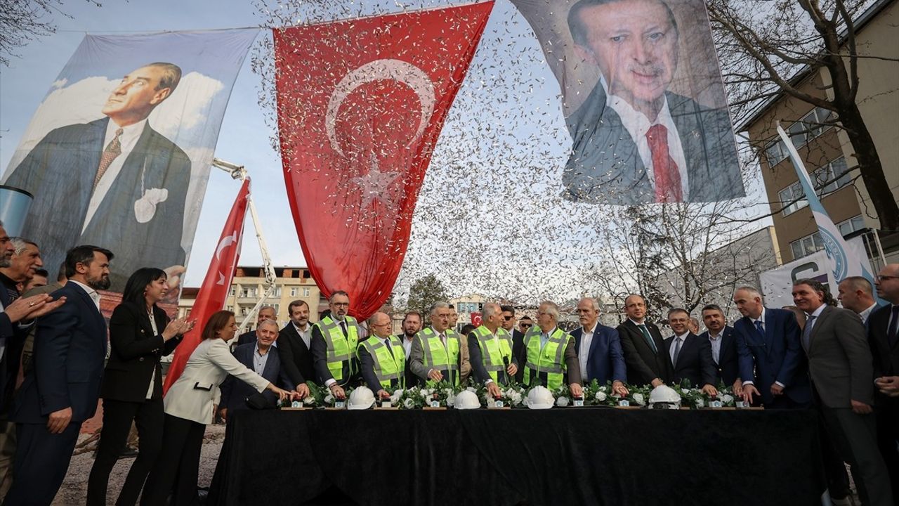 Efkan Ala Bursa'da Hizmet Vurgusu Yaptı