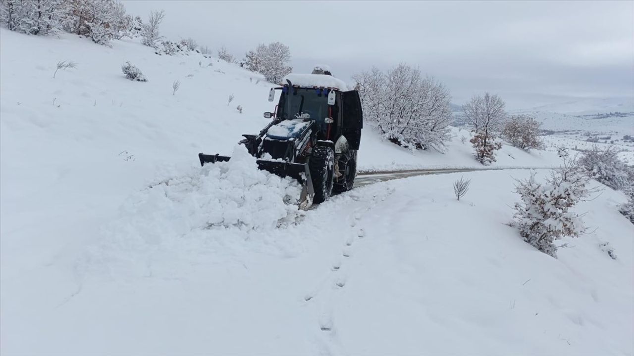 Elazığ'da Kar Nedeniyle 293 Yerleşim Yeri Ulaşıma Kapandı