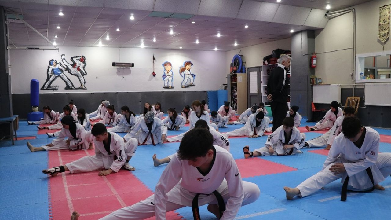 Emekli Öğretmenden Tekvando İle Milli Sporcu Yetiştirme Misyonu