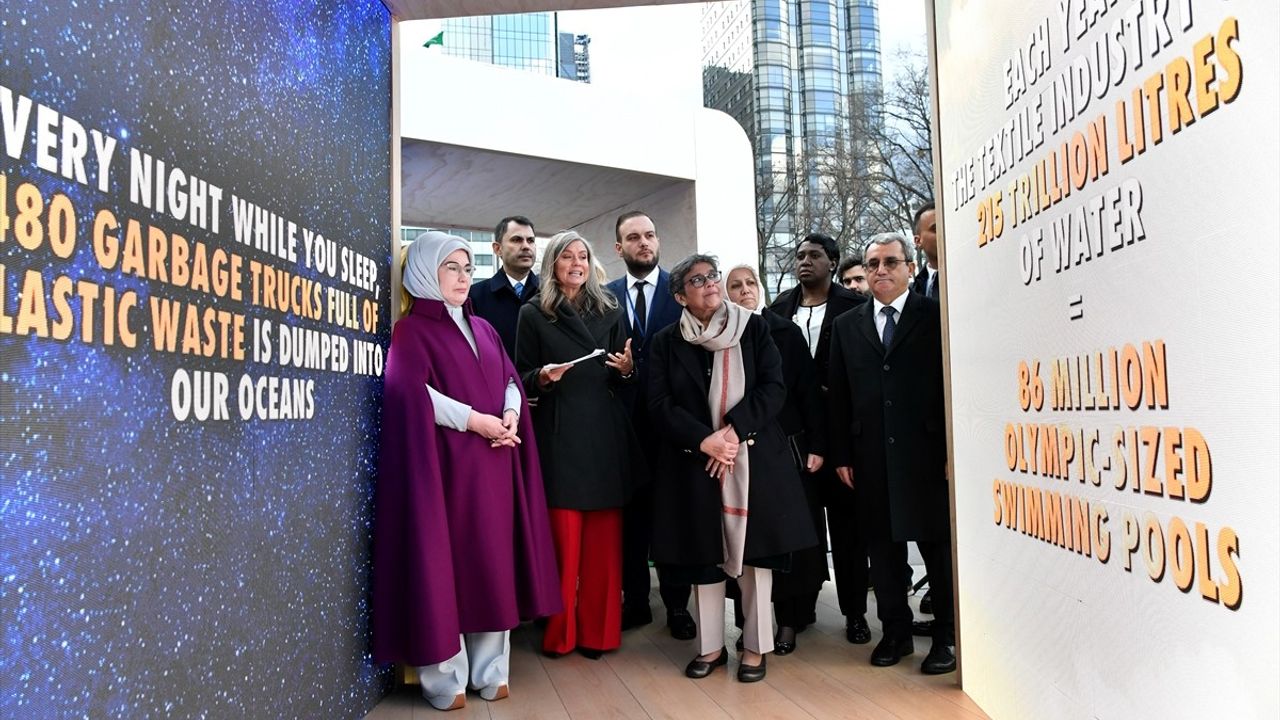 Emine Erdoğan, BM'deki Sıfır Atık Enstelasyon Sergisi'ni Ziyaret Etti