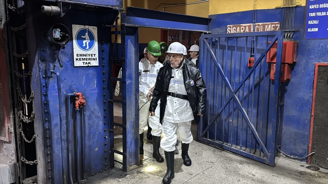 Ergün Atalay, Zonguldak'ta Madencilerle İftar Yaparak Hak Taleplerini Vurguladı